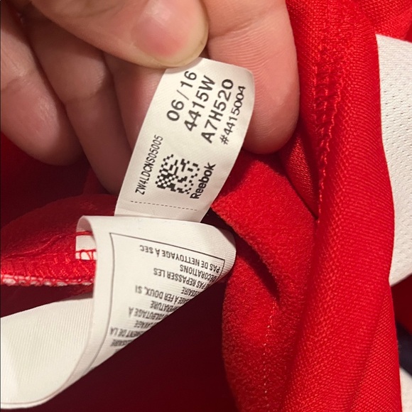 Reebok Washington Capitals pullover jersey hoodie Women's Size Small Red - Picture 6 of 8